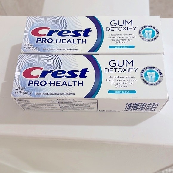 Crest Pro-Health Gum Detoxify Deep Clean - Picture 2 of 2